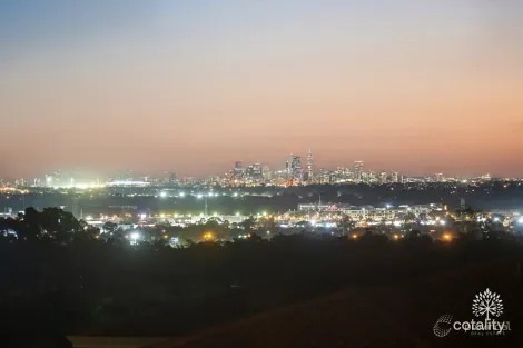 Property photo of 4 Vineyard Row Swan View WA 6056