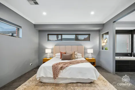 Property photo of 4 Vineyard Row Swan View WA 6056