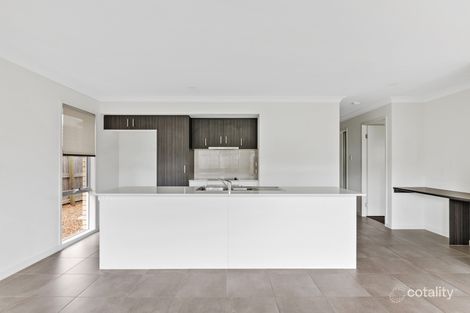 Property photo of 33 Kevin Mulroney Drive Flinders View QLD 4305