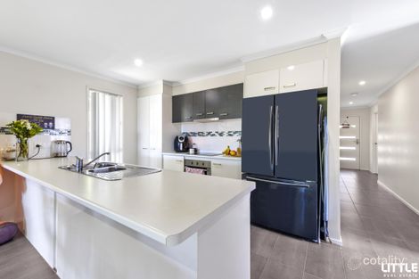 Property photo of 30 McLachlan Circuit Willow Vale QLD 4209