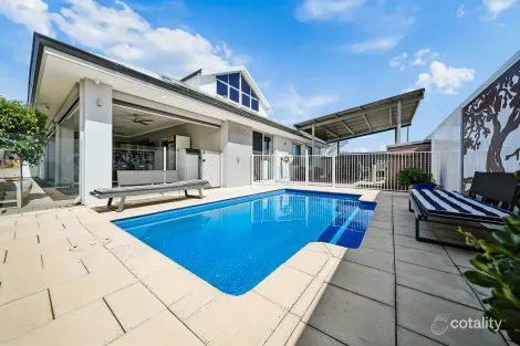 Property photo of 8 Summerville Boulevard Caversham WA 6055