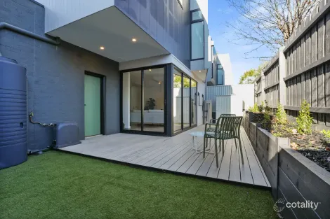 Property photo of 8 Lemon Tree Lane Greensborough VIC 3088