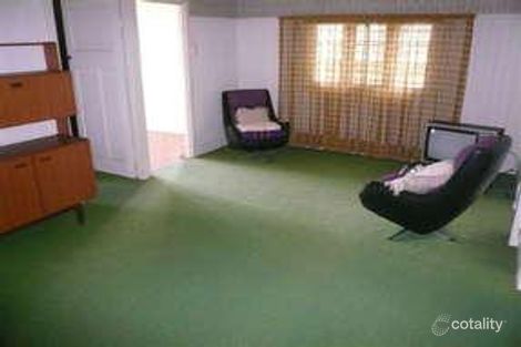 Property photo of 35 Camelot Tennyson QLD 4105