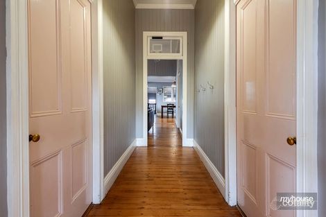 Property photo of 33 Gladstone Street Newtown QLD 4350