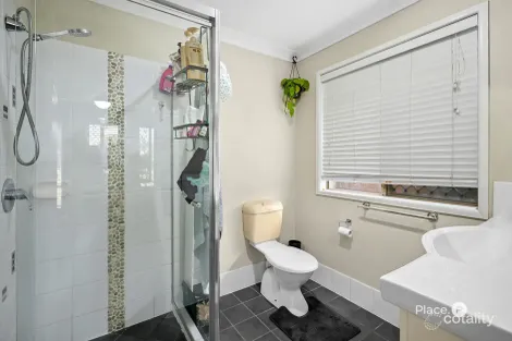 Property photo of 34 Ebony Crescent Redland Bay QLD 4165