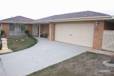 8 Connor Mews, Cranbourne East, VIC 3977
