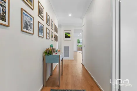 Property photo of 5 Edgerton Place Maddingley VIC 3340