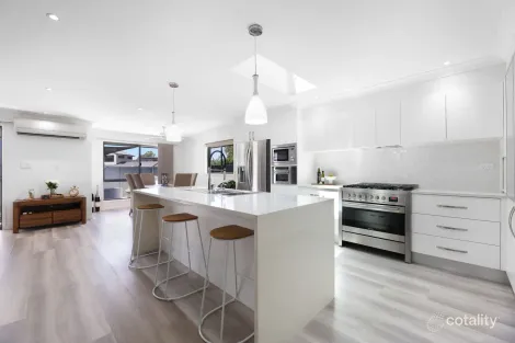 22 Barrine Cres, Coombabah, QLD 4216