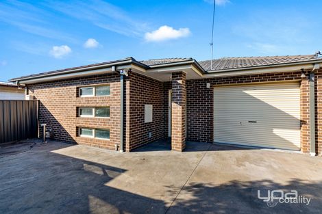 2/10 Cowper Ave, St Albans, VIC 3021
