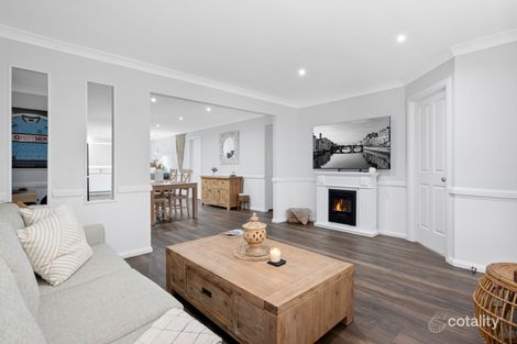 Property photo of 1 Greco Place Rosemeadow NSW 2560