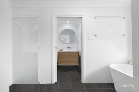 Property photo of 1 Greco Place Rosemeadow NSW 2560