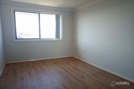 Property photo of 37 Waring Crescent Plumpton NSW 2761