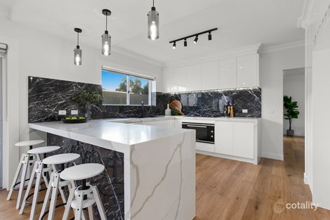 Property photo of 2 St Bernards Drive Keilor East VIC 3033