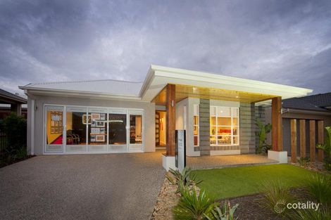 Property photo of 16 Halford Way Strathtulloh VIC 3338