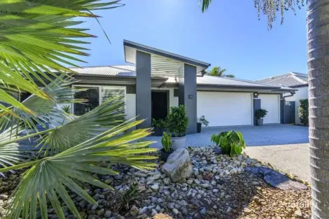 Property photo of 18 Dunebean Drive Banksia Beach QLD 4507