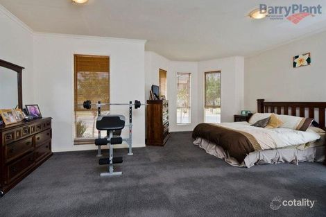 Property photo of 4 Brampton Close Point Cook VIC 3030