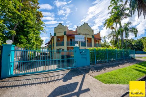 2/32 LITTLE ST, MANUNDA, QLD 4870