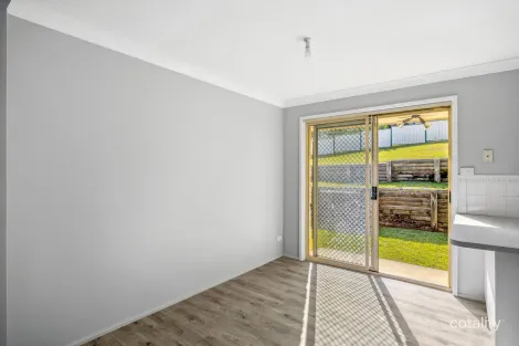 Property photo of 11 Endeavour Close Woodrising NSW 2284