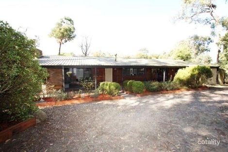 13 Wellman St, Launching Place, VIC 3139