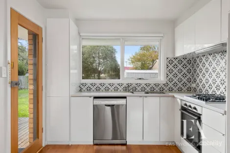 Property photo of 2 Bain Court Newcomb VIC 3219