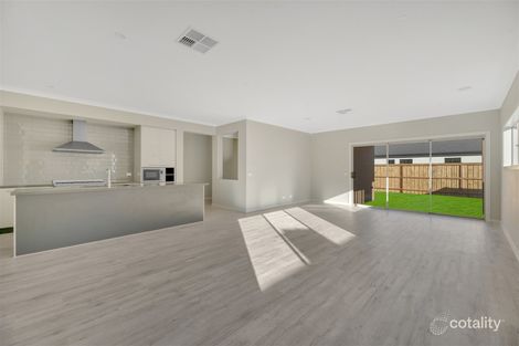 Property photo of 27 Shelterbelt Avenue Weir Views VIC 3338