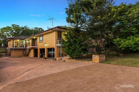 57 Crown St, Holland Park West, QLD 4121