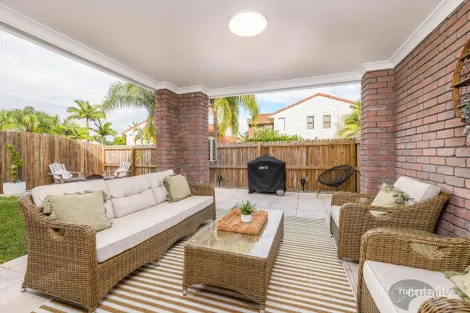 17/601 Pine Ridge Rd, Biggera Waters, QLD 4216