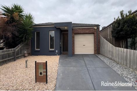 Property photo of 2/39 Springleaf Road Tarneit VIC 3029