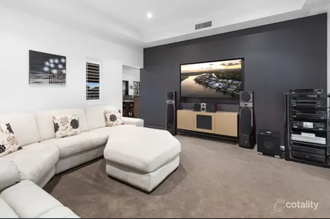 Property photo of 96 The Peninsula Helensvale QLD 4212