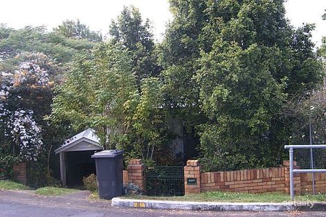 11 Crowther St, Windsor, QLD 4030