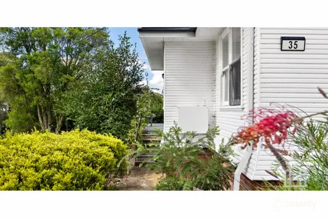 Property photo of 35 Green Parade Valley Heights NSW 2777