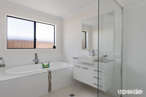 Property photo of 2 Sky Crescent Pimpama QLD 4209