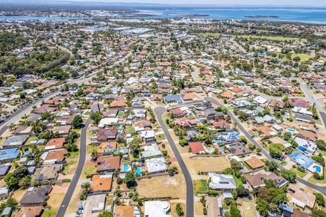 16 Carabeen Pl, Halls Head, WA 6210