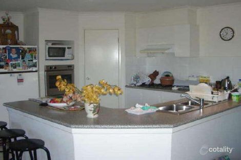 Property photo of 2 Conifer Place Hillside VIC 3037