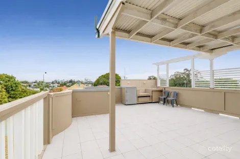 Property photo of 335 Rode Road Wavell Heights QLD 4012