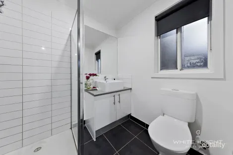 Property photo of 144 James Melrose Drive Brookfield VIC 3338