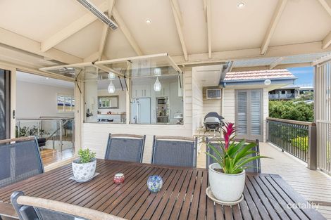 Property photo of 31 Stratton Terrace Wynnum QLD 4178