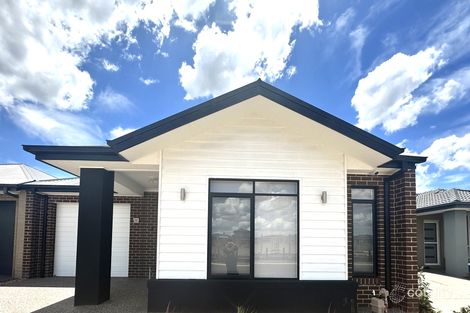 7 Hydepark Cres, Strathtulloh, VIC 3338