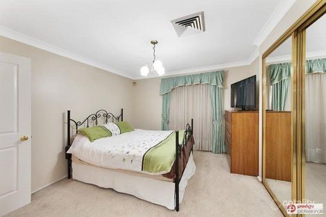 Property photo of 28 Derby Crescent Chipping Norton NSW 2170