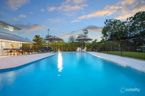 Property photo of 4 Belltop Court Helensvale QLD 4212