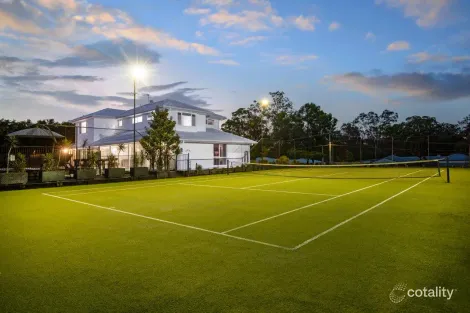 Property photo of 4 Belltop Court Helensvale QLD 4212