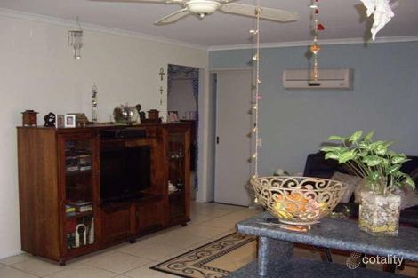 Property photo of 2/110 Amarina Avenue Mooloolaba QLD 4557