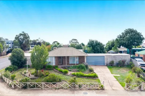 Property photo of 152 Halletts Way Darley VIC 3340