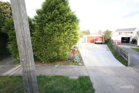 6 Lae Ct, Herne Hill, VIC 3218