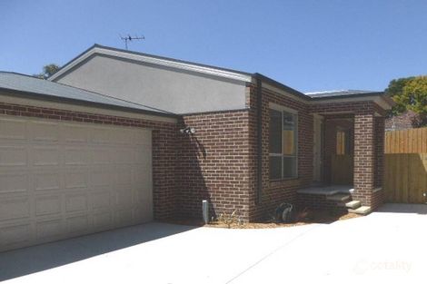 7-7a Shakespeare Ave, Mooroolbark, VIC 3138