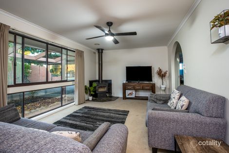 Property photo of 8 Robert Crescent West Wodonga VIC 3690