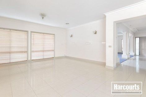 Property photo of 20 Lyrebird Gardens Berwick VIC 3806