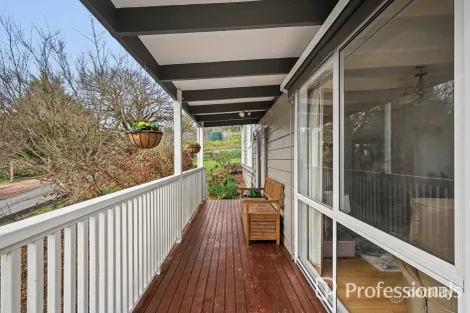Property photo of 11 Queens Road Silvan VIC 3795