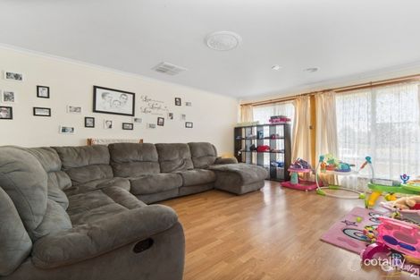 Property photo of 71 Brunning Crescent Frankston North VIC 3200