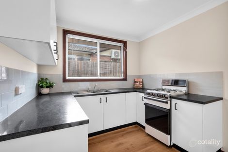 Property photo of 2/14 Oswald Crescent Rosemeadow NSW 2560